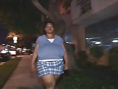 Огромные черные сука получает fucked и ест cumload