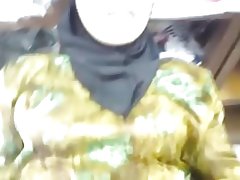 Жена, в то время как магазин открыт